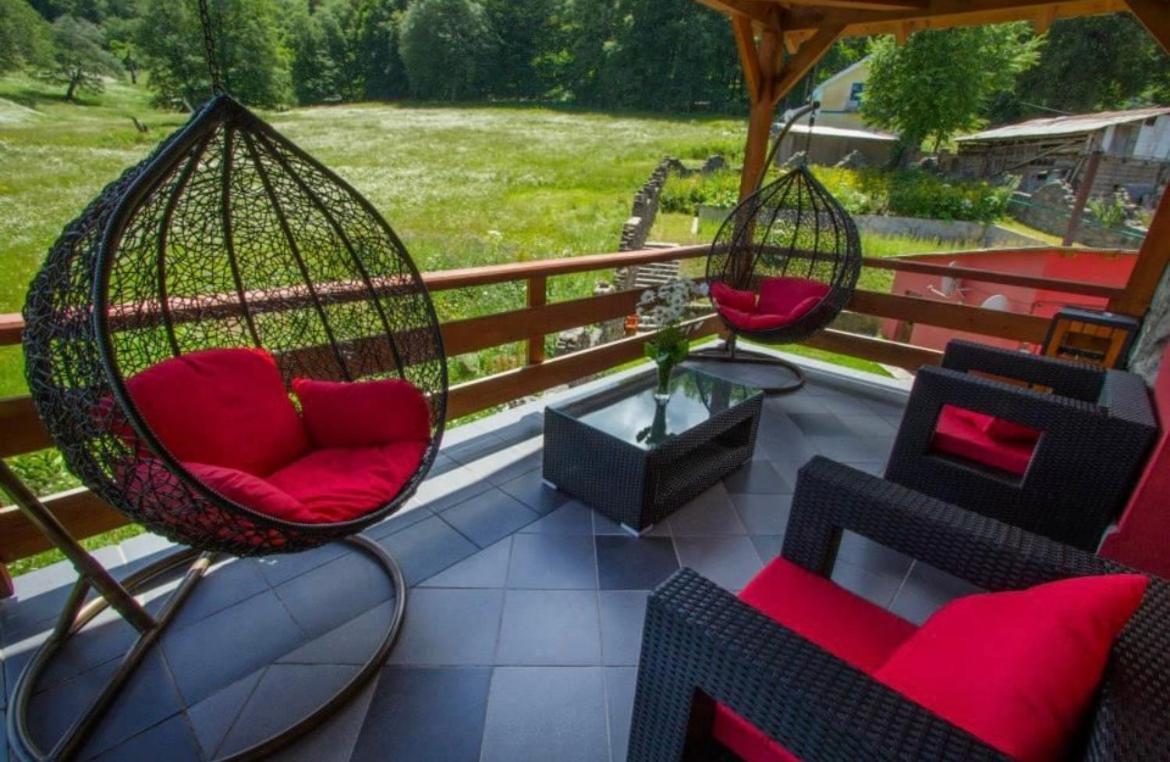 Готель Red House Бакуріані Екстер'єр фото